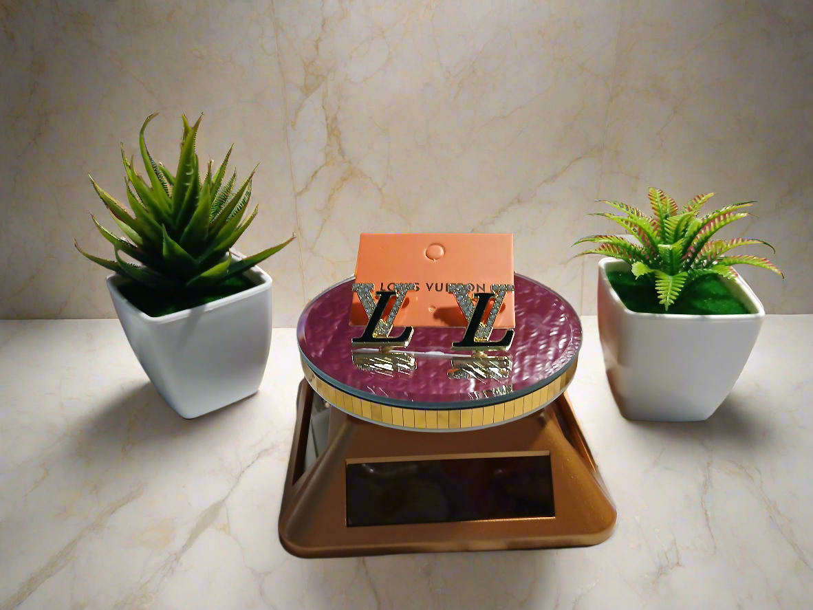 Aretes Iconic LV – Acero Inoxidable Diamantado