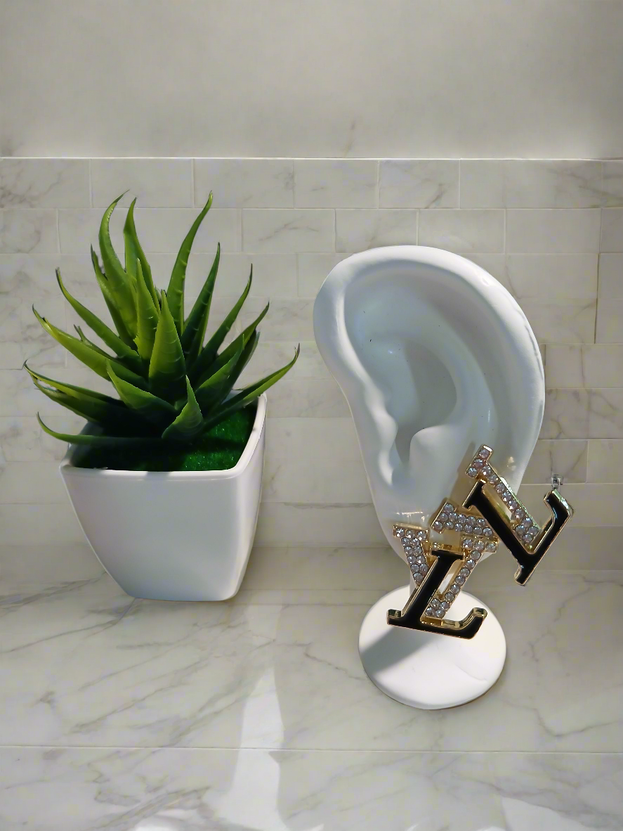 Aretes Iconic LV – Acero Inoxidable Diamantado