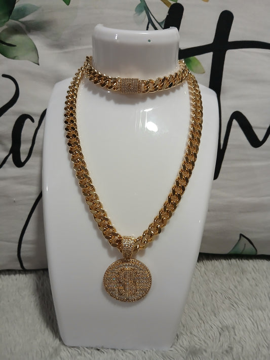 Mónaco Luxe – Set de Gargantilla y Pulsera con Dije de Éxito